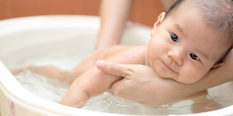 bathing-your-baby