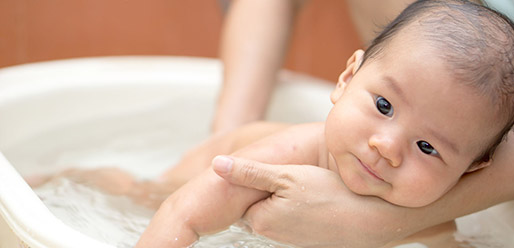 bathing-your-baby